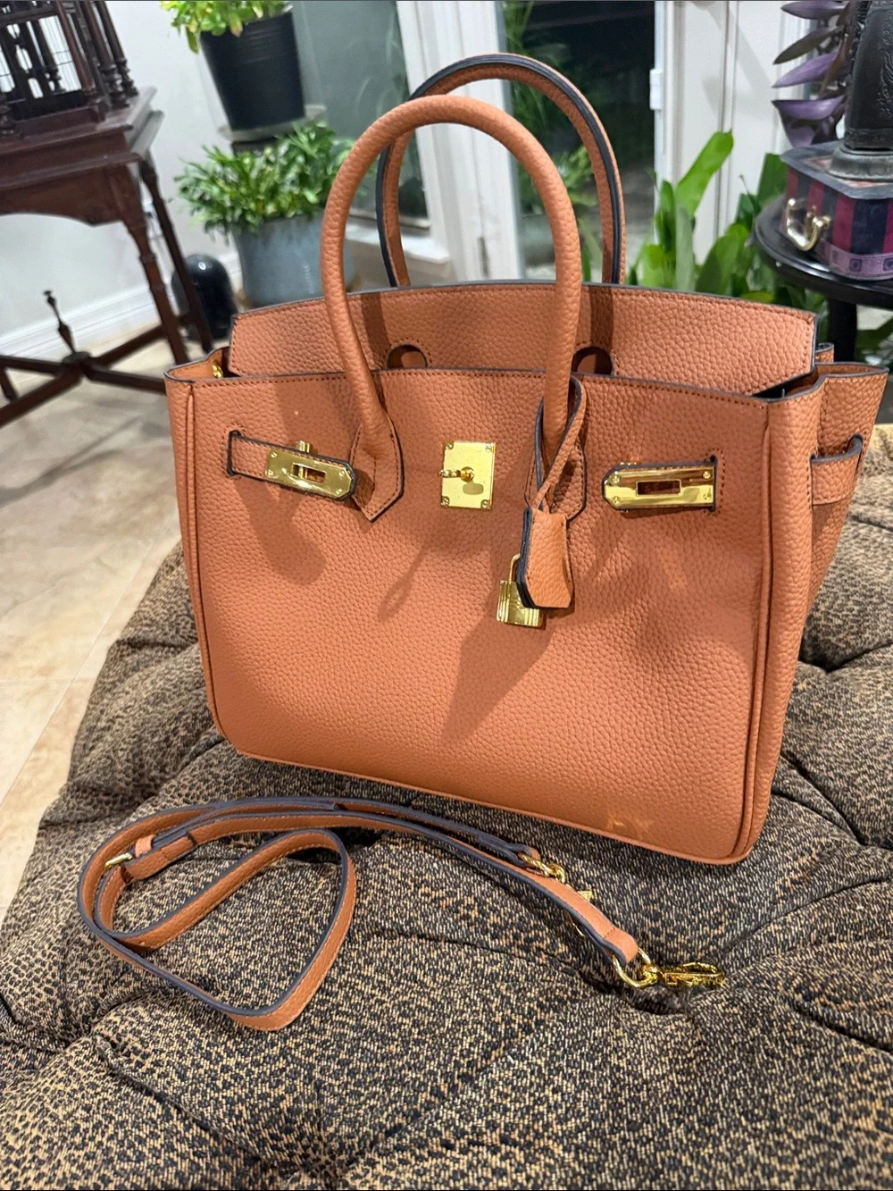 N/A elegant cognac